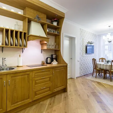 Dzirnavu 92, Free Private Parking * Riga